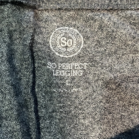 Marbled Gray Capri Leggings - Picture 4 of 7